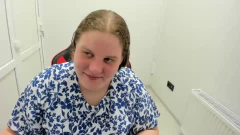 Snapshot of sweet_karla_la chatting on 06/17/26, 12:07 Karla online show from 06/17/26, 12:07