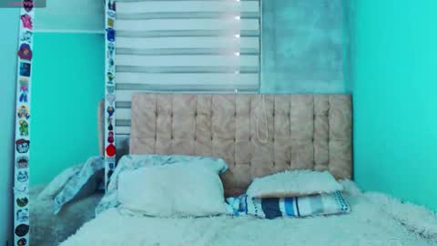 Snapshot of sweet_karma_ chatting on 11/28/25, 01:36 Help me to reach 100 thumps up online show from 11/28/25, 01:36