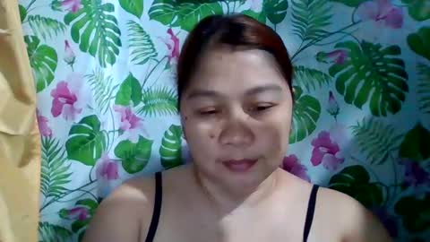 Snapshot of sweet_kayley chatting on 12/17/24, 02:11 sweet_kayley online show from 12/17/24, 02:11