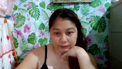 Snapshot of sweet_kayley chatting on 03/10/25, 08:04 sweet_kayley online show from 03/10/25, 08:04