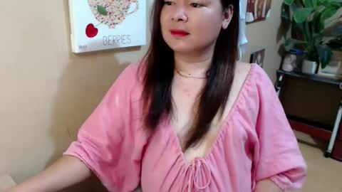 Snapshot of sweet_kendallxxxx chatting on 04/17/26, 11:02 Nicahhh online show from 04/17/26, 11:02