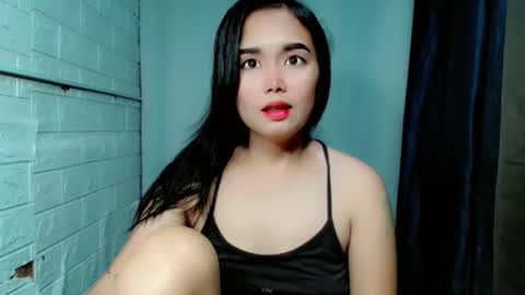 Snapshot of sweet_laika chatting on 05/18/26, 04:40 LAIKA online show from 05/18/26, 04:40