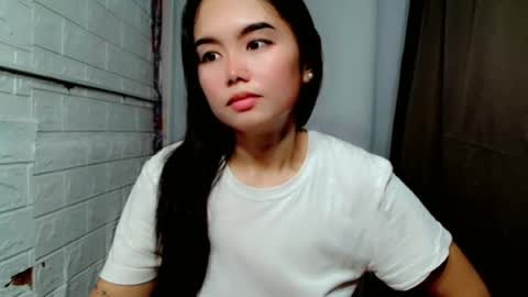 Snapshot of sweet_laika chatting on 06/25/26, 02:11 LAIKA online show from 06/25/26, 02:11