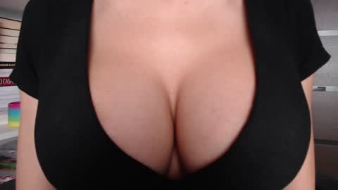 Jen online show from 11/03/25, 07:31