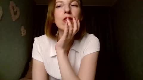 Snapshot of sweet_lilbunny chatting on 10/14/25, 02:18 sweet_lilbunny online show from 10/14/25, 02:18