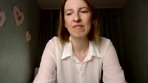 Snapshot of sweet_lilbunny chatting on 10/16/25, 03:35 sweet_lilbunny online show from 10/16/25, 03:35