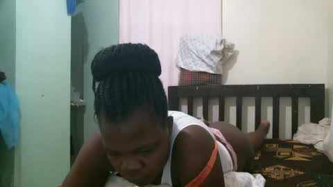 sweet_lilianah online show from 02/19/25, 03:39