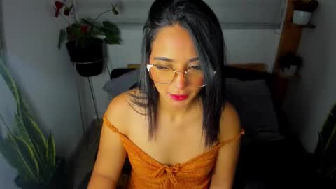 Snapshot of sweet_lina1 chatting on 02/10/26, 01:10 Lina online show from 02/10/26, 01:10