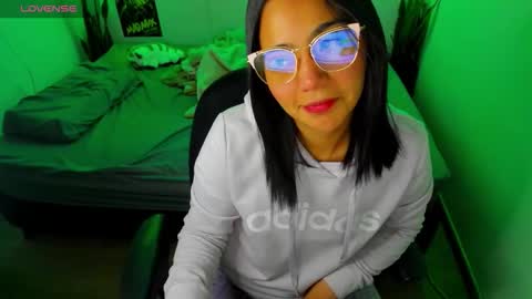 Snapshot of sweet_lina1 chatting on 02/12/26, 01:44 Lina online show from 02/12/26, 01:44