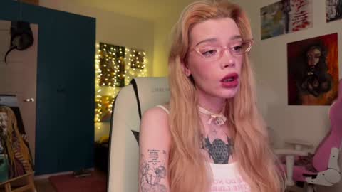 Melissa. Join me on Fansly link in social medias online show from 01/26/25, 10:02