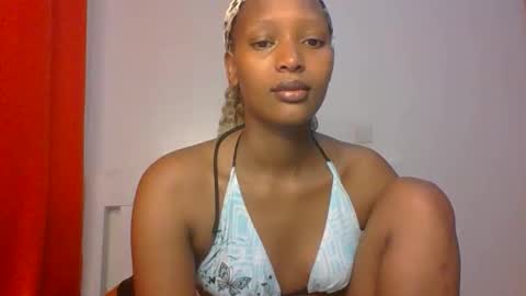 Snapshot of sweet_melod chatting on 04/04/26, 03:38 Linda online show from 04/04/26, 03:38