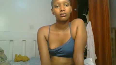 Snapshot of sweet_melod chatting on 04/10/26, 12:38 Linda online show from 04/10/26, 12:38