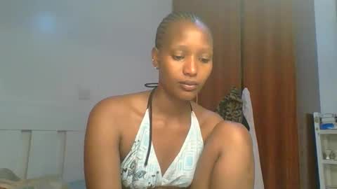 Snapshot of sweet_melod chatting on 04/14/26, 02:39 Linda online show from 04/14/26, 02:39