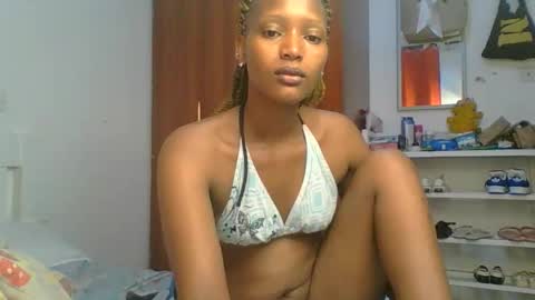 Snapshot of sweet_melod chatting on 04/20/26, 12:46 Linda online show from 04/20/26, 12:46