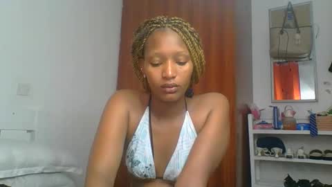 Snapshot of sweet_melod chatting on 05/07/26, 02:39 Linda online show from 05/07/26, 02:39