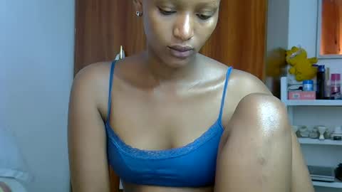 Snapshot of sweet_melod chatting on 05/12/26, 02:08 Linda online show from 05/12/26, 02:08