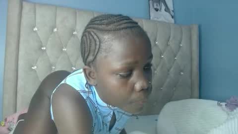 Snapshot of sweet_melodiyy chatting on 11/03/25, 03:30 sweet_melodiyy online show from 11/03/25, 03:30