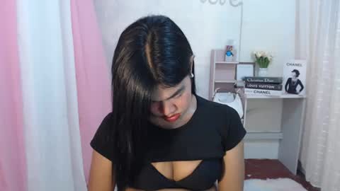 Snapshot of sweet_melonxxx chatting on 02/12/25, 10:15 Melon online show from 02/12/25, 10:15