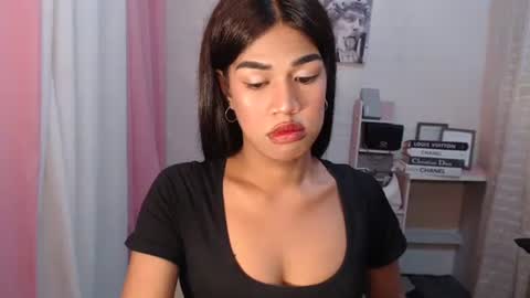 Snapshot of sweet_melonxxx chatting on 10/24/25, 06:37 Melon online show from 10/24/25, 06:37