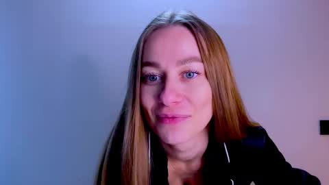 Snapshot of sweet_mia_91 chatting on 10/15/25, 11:21 Mia online show from 10/15/25, 11:21
