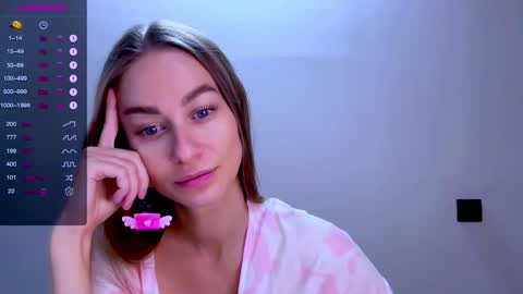 Mia online show from 11/02/25, 11:34