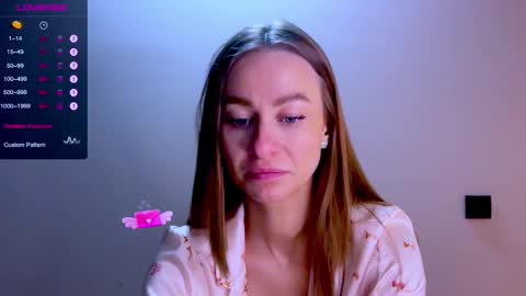 Mia online show from 12/14/25, 01:49