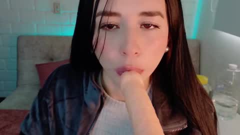 Sweet  Mia online show from 09/16/25, 08:43