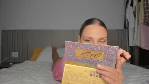 Snapshot of sweet_miss381 chatting on 03/06/26, 04:20 Sofi online show from 03/06/26, 04:20