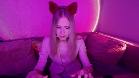 sweet_mol1y online show from 10/03/25, 11:02