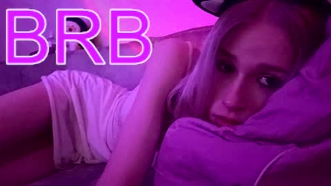 sweet_mol1y online show from 10/19/25, 08:04