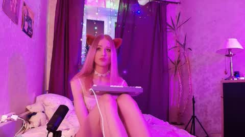 Snapshot of sweet_mol1y chatting on 12/22/25, 07:55 sweet_mol1y online show from 12/22/25, 07:55