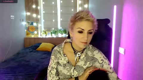 sweet_n_strong online show from 12/04/25, 08:01