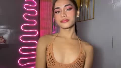 Snapshot of sweet_nikki03 chatting on 05/03/26, 10:10 sweet_nikki03 online show from 05/03/26, 10:10