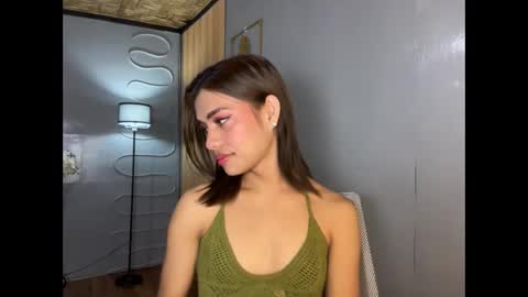Snapshot of sweet_nikki03 chatting on 05/22/26, 09:09 sweet_nikki03 online show from 05/22/26, 09:09