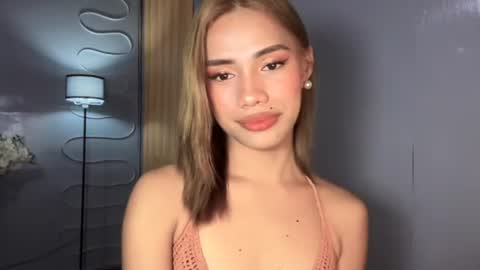 Snapshot of sweet_nikki03 chatting on 06/06/26, 10:20 sweet_nikki03 online show from 06/06/26, 10:20