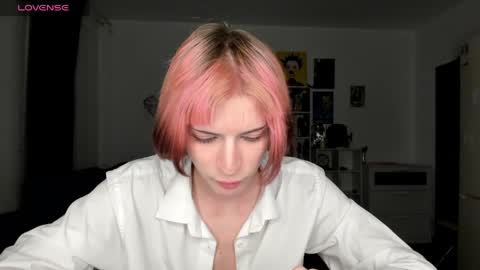 kira online show from 03/31/26, 09:59