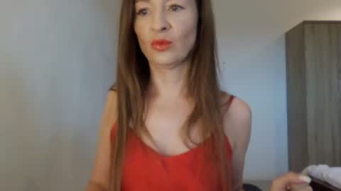 Snapshot of sweet_poeme chatting on 07/20/26, 10:39 sweet_poeme online show from 07/20/26, 10:39