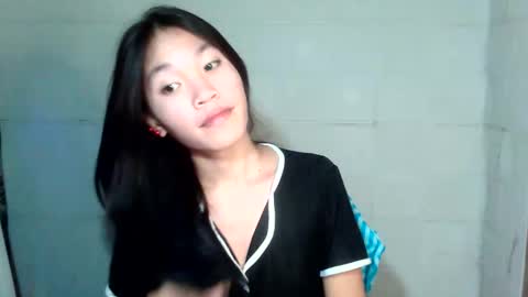 Snapshot of sweet_reyan2003 chatting on 05/13/26, 02:14 REYAN online show from 05/13/26, 02:14