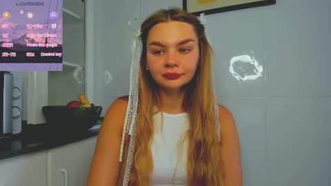 Snapshot of sweet_sabriina chatting on 06/16/26, 07:11 Sabina online show from 06/16/26, 07:11