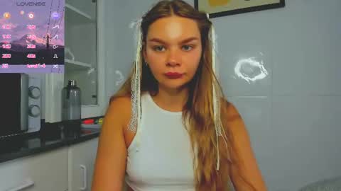 Snapshot of sweet_sabriina chatting on 06/21/26, 06:38 Sabina online show from 06/21/26, 06:38