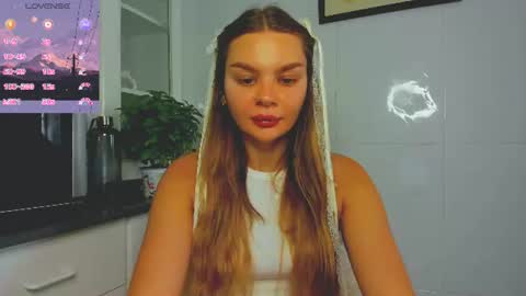 Snapshot of sweet_sabriina chatting on 06/23/26, 06:44 Sabina online show from 06/23/26, 06:44