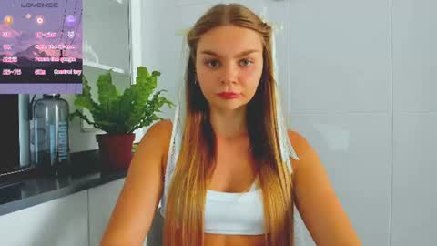Snapshot of sweet_sabriina chatting on 07/03/26, 03:40 Sabina online show from 07/03/26, 03:40