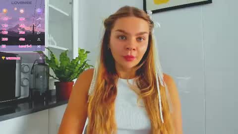 Snapshot of sweet_sabriina chatting on 07/04/26, 06:41 Sabina online show from 07/04/26, 06:41