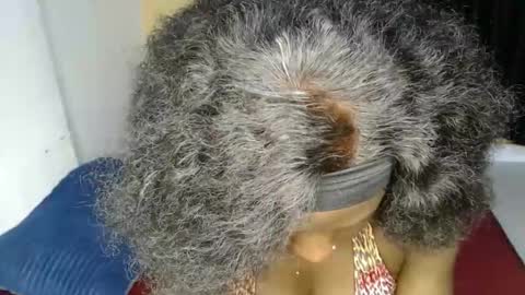 ellanah Tracie online show from 10/22/25, 05:41