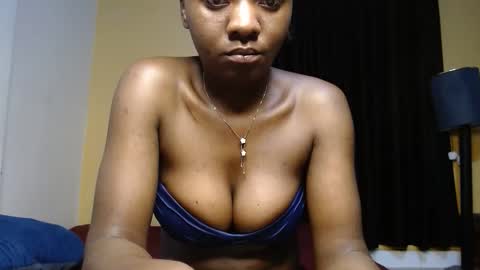 Snapshot of sweet_sherie chatting on 05/16/26, 02:19 ellanah Tracie online show from 05/16/26, 02:19