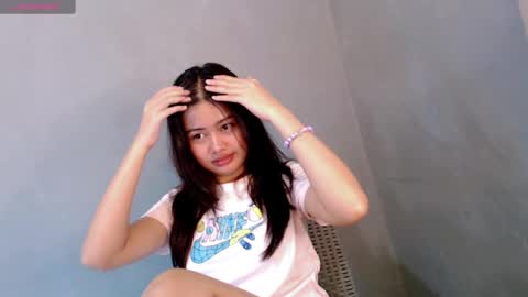 Snapshot of sweet_sirenxx chatting on 12/09/24, 05:18 Leah online show from 12/09/24, 05:18