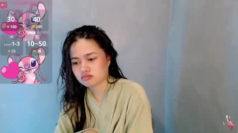 Snapshot of sweet_sirenxx chatting on 12/13/24, 05:05 Leah online show from 12/13/24, 05:05