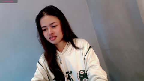 Snapshot of sweet_sirenxx chatting on 01/10/25, 05:15 Leah online show from 01/10/25, 05:15