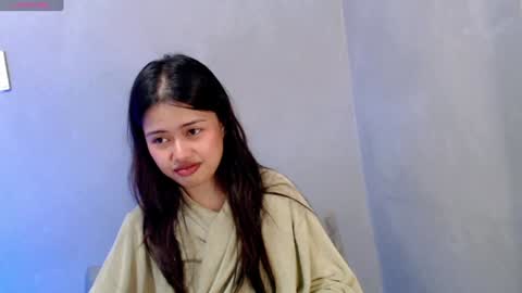 Snapshot of sweet_sirenxx chatting on 02/01/25, 08:18 Leah online show from 02/01/25, 08:18