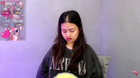 Snapshot of sweet_sirenxx chatting on 02/26/25, 12:58 Leah online show from 02/26/25, 12:58